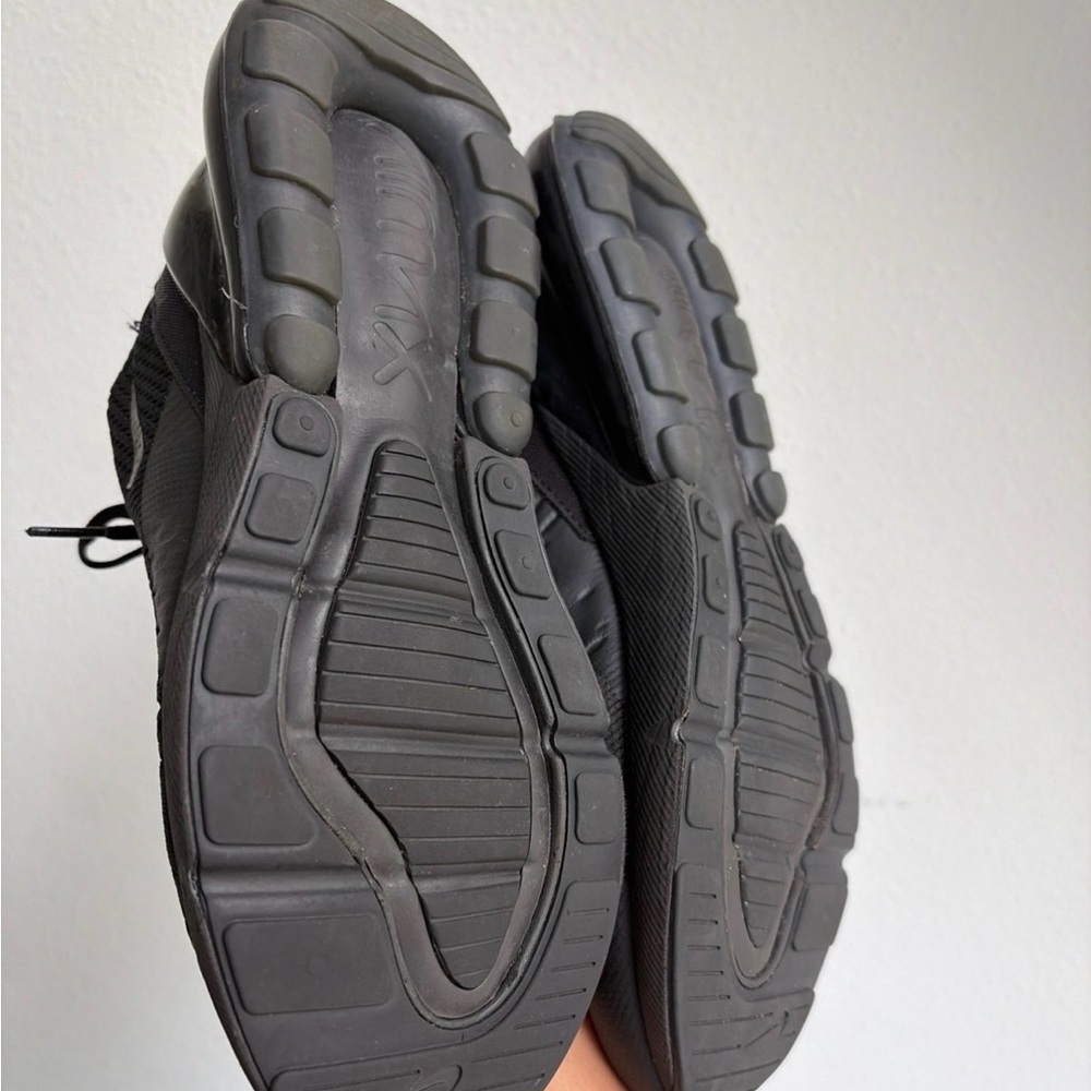 Nike Air Max 270 Men's Black Athletic Shoes size 9 - Picture 3 of 4